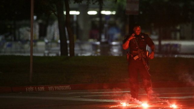 2 Dead in Shooting During Mohammed Cartoon Contest in Texas