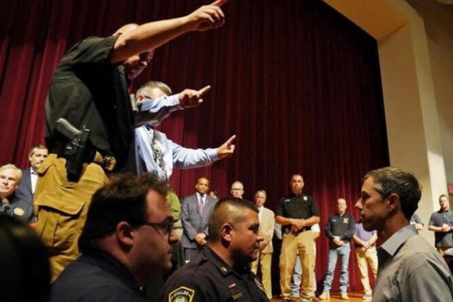 Beto O’Rourke confronts Texas governor Greg Abbott over mass shooting