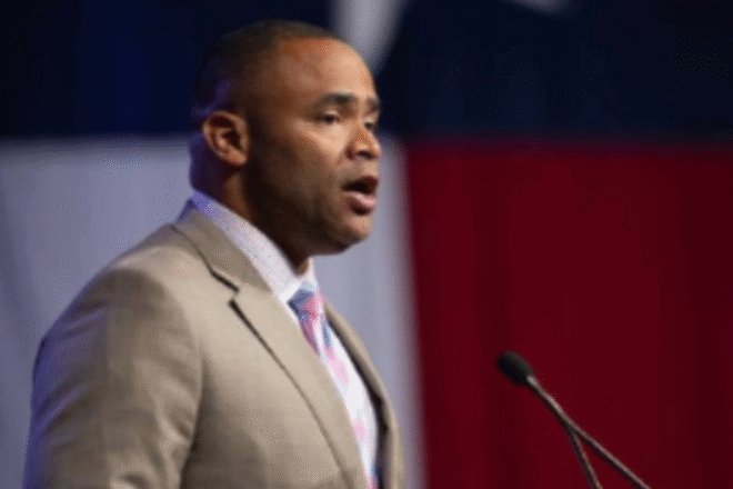 Marc Veasey Fights Greg Abbot's H-1B Visa Freeze