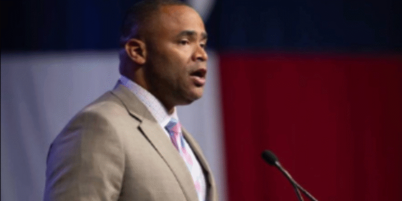 Marc Veasey Fights Greg Abbot's H-1B Visa Freeze