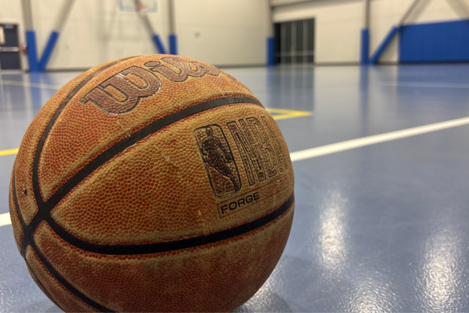 AOC's Bagels Beat Greg Casar's Tortillas as Knicks Pull Off Game 1 Comeback